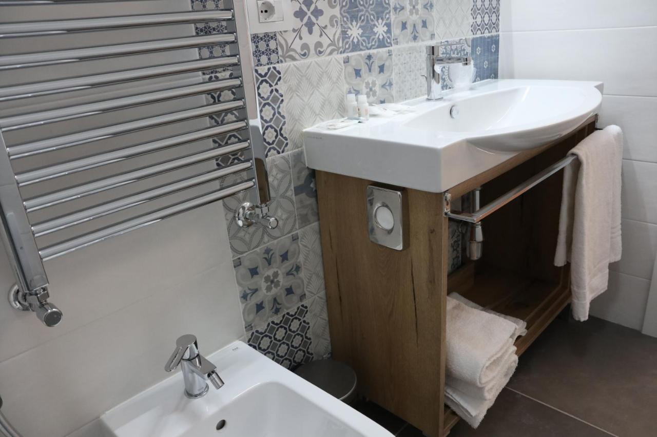 Residenza La Reggia Bed and Breakfast Caserta Exteriör bild